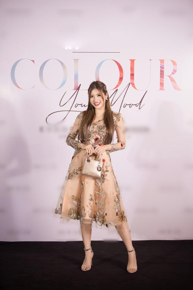 Trương Hồ Phương Nga tái xuất showbiz sau thời gian tại ngoại nhưng bị chê vì gu thời trang cổ lỗ sĩ-8