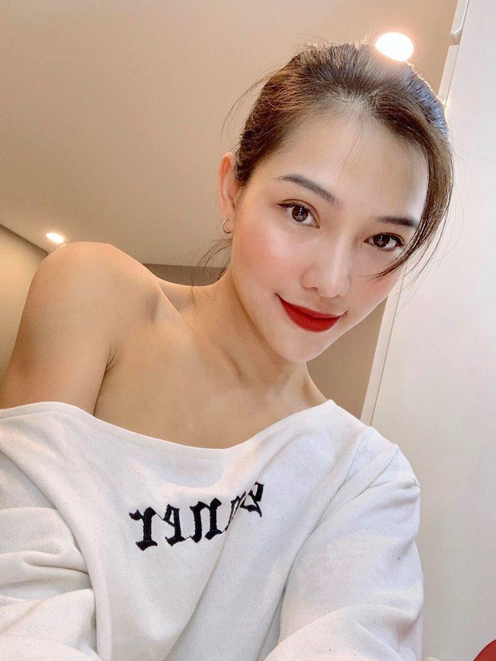 Lưu Đê Ly thả thính cuối năm lấy chồng nhưng antifan chỉ tập trung vào chiếc cằm lệch sang 1 bên như quả xoài-9