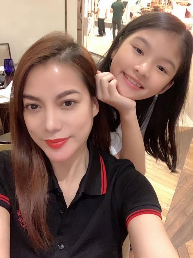Không chỉ xinh xắn, con gái 11 tuổi của Trương Ngọc Ánh còn gây bất ngờ với khả năng nói tiếng Anh như gió-6