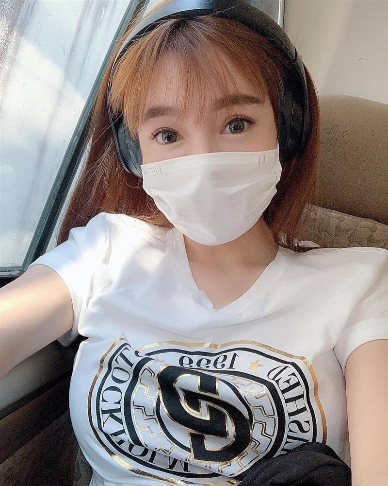 Chia sẻ bí quyết làm đẹp, Hồ Ngọc Hà để lộ nhược điểm không thể che trên gương mặt-2