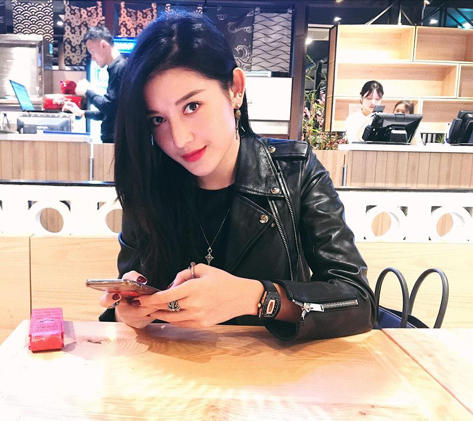 Hết mặt bánh bao ngâm nước, Á hậu Huyền My lại bị nghi sửa mũi hỏng thành dáng mũi diều hâu-8