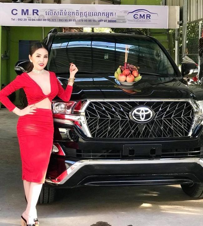Diễn viên Campuchia đổi đời thành đại gia sau 2 năm bị cấm diễn vì mặc hở-3