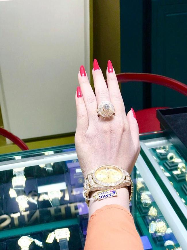 Diễn viên Campuchia đổi đời thành đại gia sau 2 năm bị cấm diễn vì mặc hở-9