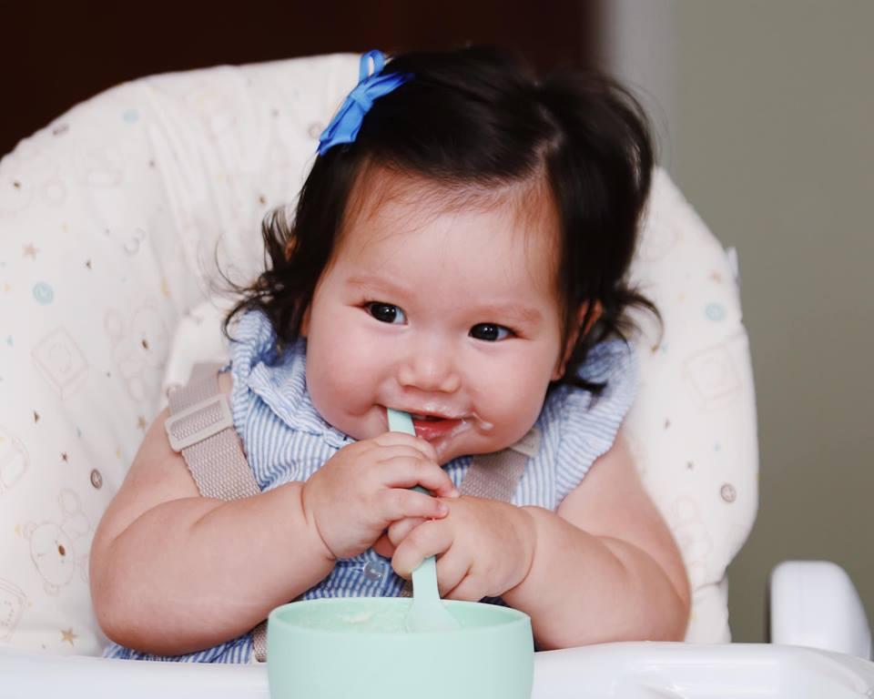 Ái nữ lai nhà siêu mẫu Hà Anh khiến dân mạng thích mê với loạt biểu cảm cưng muốn xỉu-5