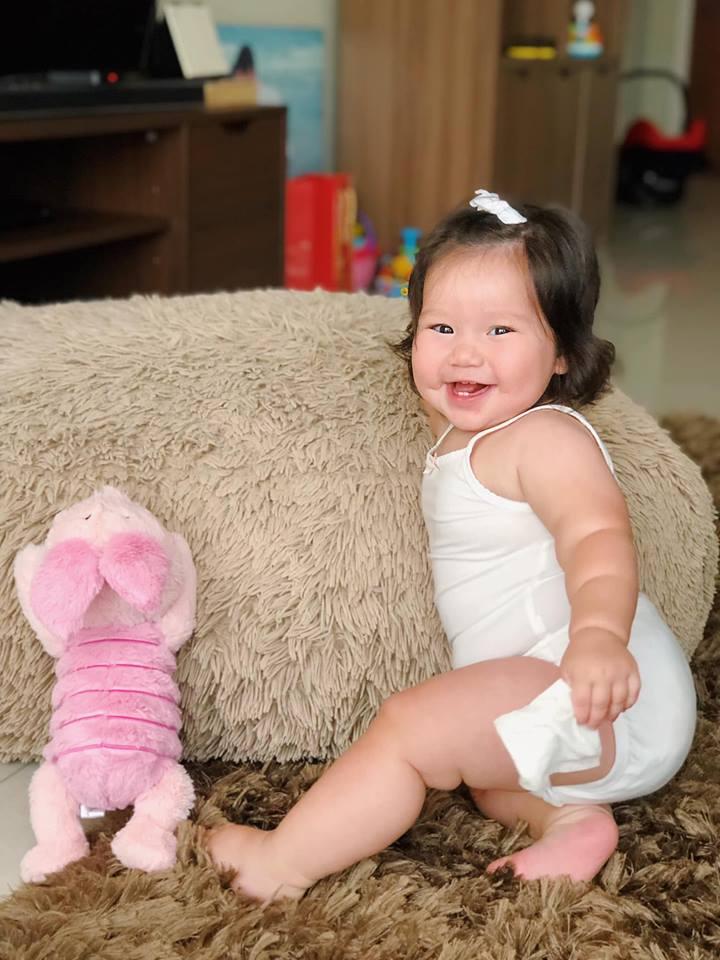 Ái nữ lai nhà siêu mẫu Hà Anh khiến dân mạng thích mê với loạt biểu cảm cưng muốn xỉu-2