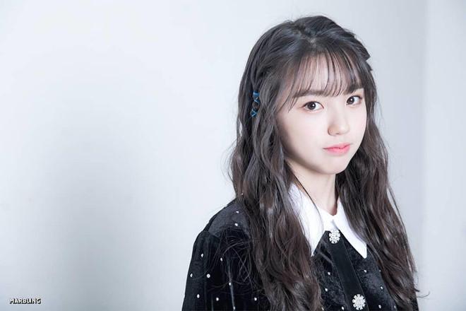 Nhan sắc xinh đẹp của nữ thần tượng 15 tuổi, nhỏ nhất Kpop hiện nay-2