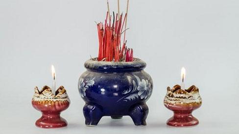 Bát hương có những dấu hiệu này, Tết phải thay gấp kẻo đắc tội thần linh-1
