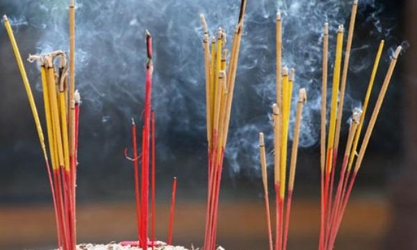 Đặt bát hương TIỀN VÀO NHƯ NƯỚC, ngồi trong nhà mà vận may liên tục đến ĐẾM TIỀN HOA MẮT, MỎI TAY-3