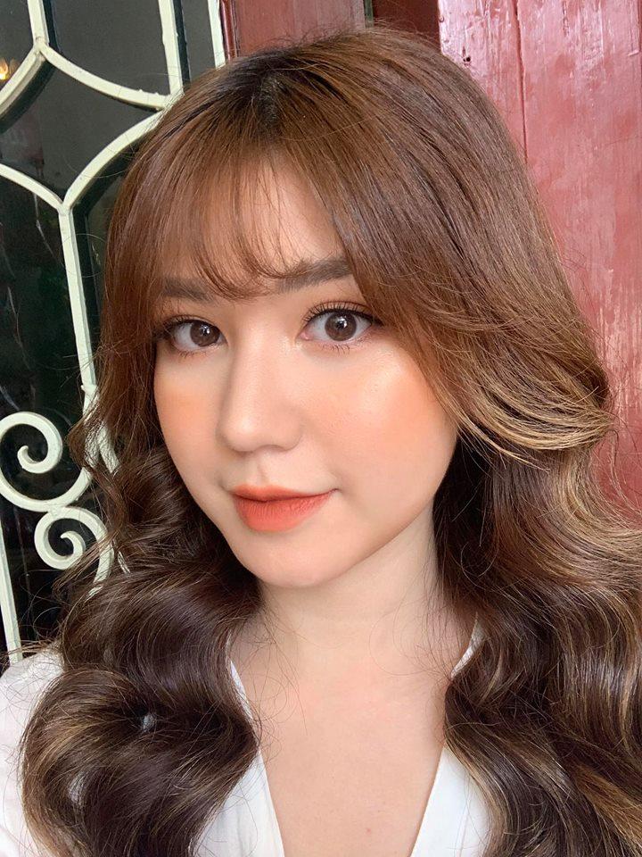 Banh cúc áo đến lộ cả vòng 1, Bà Tưng khiến cánh mày râu không ngừng lên tiếng nhắc nhở-11