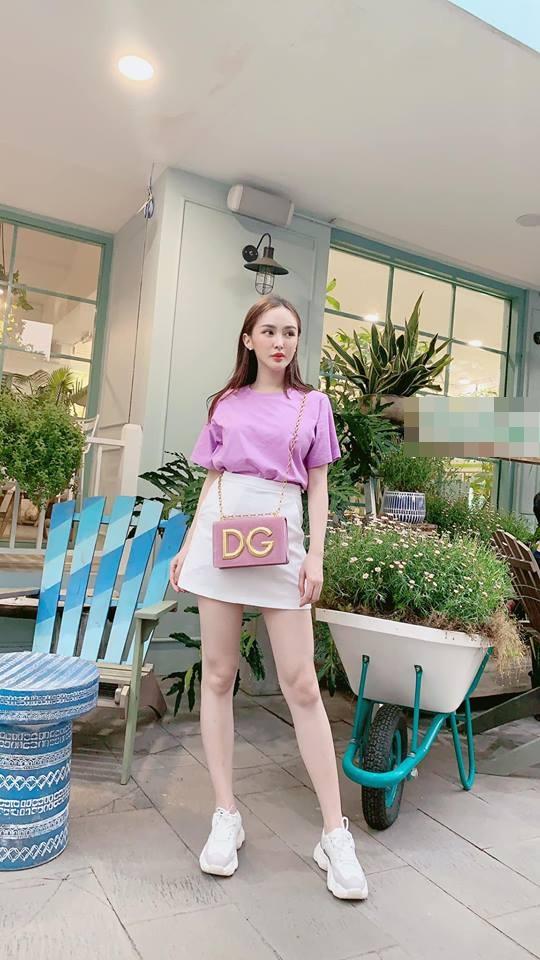 Banh cúc áo đến lộ cả vòng 1, Bà Tưng khiến cánh mày râu không ngừng lên tiếng nhắc nhở-6