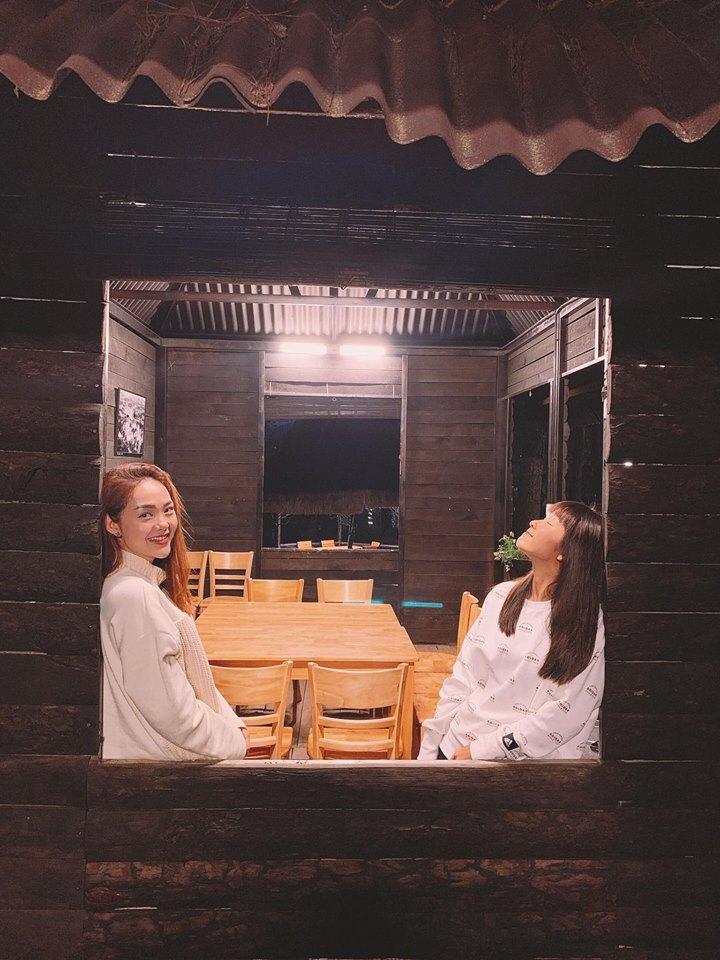 Banh cúc áo đến lộ cả vòng 1, Bà Tưng khiến cánh mày râu không ngừng lên tiếng nhắc nhở-7