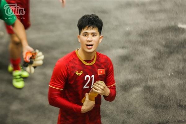 Đình Trọng trở lại với loạt khoảnh khắc đẹp trai và đáng yêu khiến fan nữ lịm tim-5