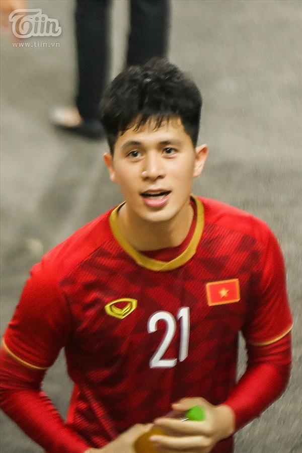 Đình Trọng trở lại với loạt khoảnh khắc đẹp trai và đáng yêu khiến fan nữ lịm tim-6