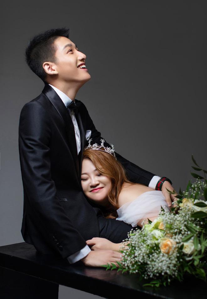 Hotboy đình đám bất ngờ lấy vợ có ngoại hình tỉ lệ nghịch với mình: Anh muốn cho em một đời hạnh phúc-3