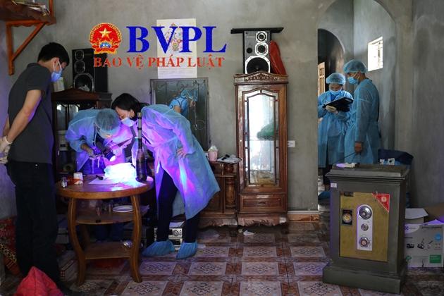 Thu thêm nhiều vật chứng và dấu vết quan trọng tại nhà Bùi Văn Công-4