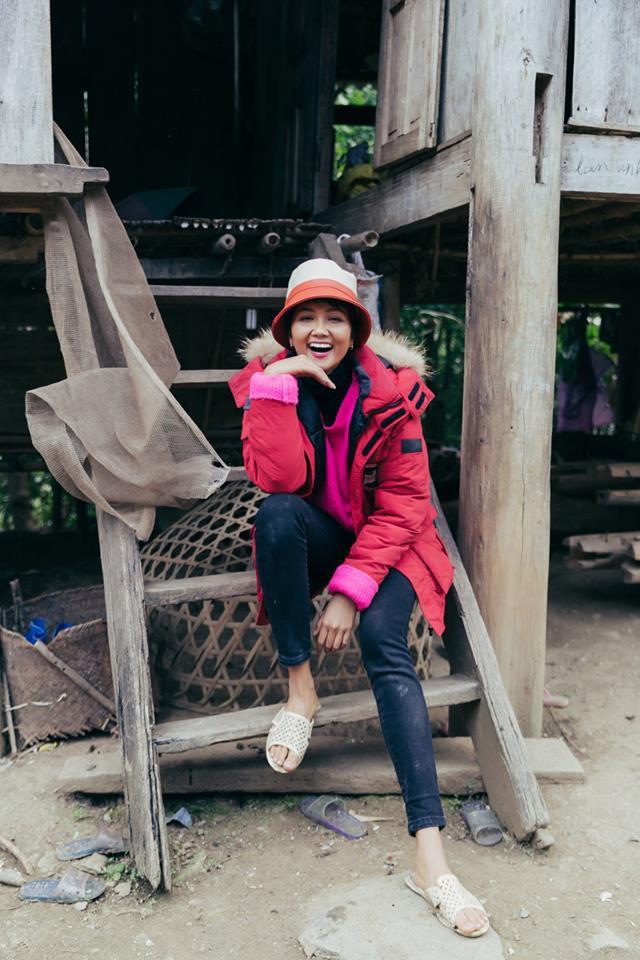 Hoa hậu nghèo HHen Niê khoe tủ giầy hoành tráng toàn hàng bình dân nhưng ai cũng xuýt xoa khen ngợi-7