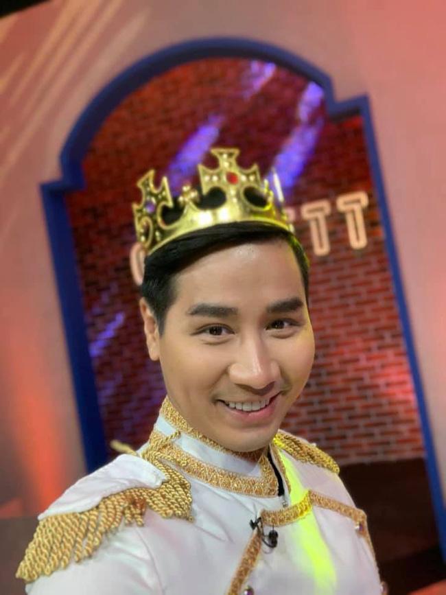 Sau thảm họa thời trang, MC Nguyên Khang hoạ mặt kiểu hot girl-3