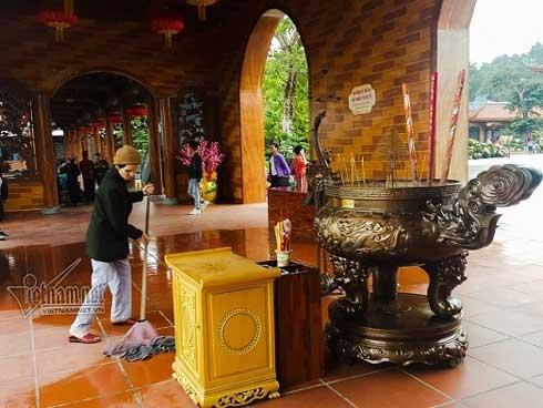 Những kiểu bắt bệnh có một không hai ở bệnh viện Ba Vàng-4