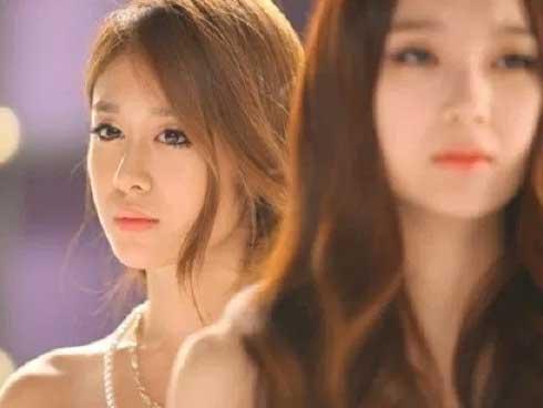 Tôi không biết phải đối mặt với bạn thân như nào sau đêm đó-1