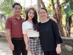 Mẹ Hương Tràm nhắn con gái: 'Hãy chọn người như bố làm chồng'