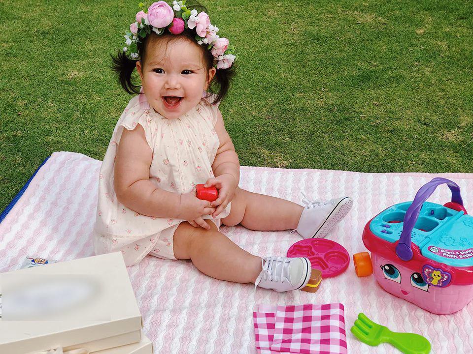 Ái nữ lai nhà siêu mẫu Hà Anh khiến dân mạng thích mê với loạt biểu cảm cưng muốn xỉu-1