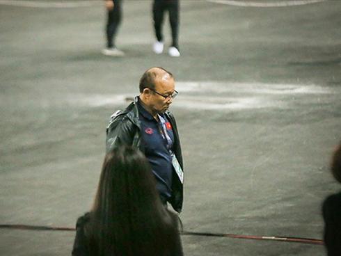 Sao trẻ U23 Việt Nam khiêu khích tiền đạo dính thẻ đỏ của Indonesia?-10