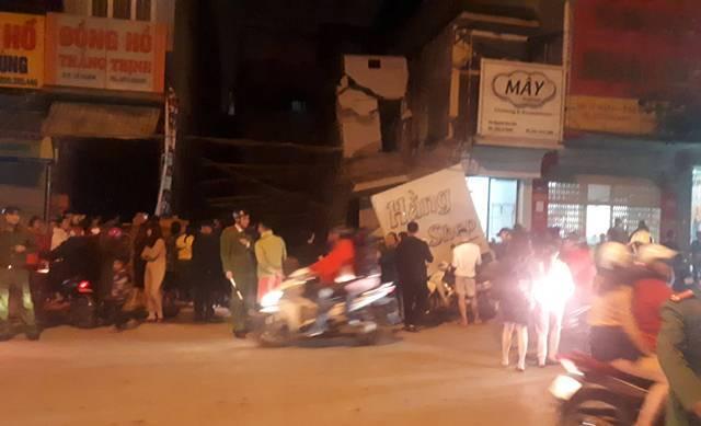 Nhà 2 tầng ở Thanh Hóa bất ngờ đổ sập trong đêm-1