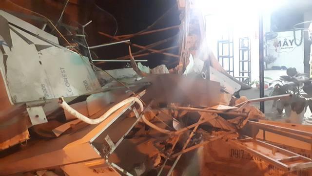 Nhà 2 tầng ở Thanh Hóa bất ngờ đổ sập trong đêm-2