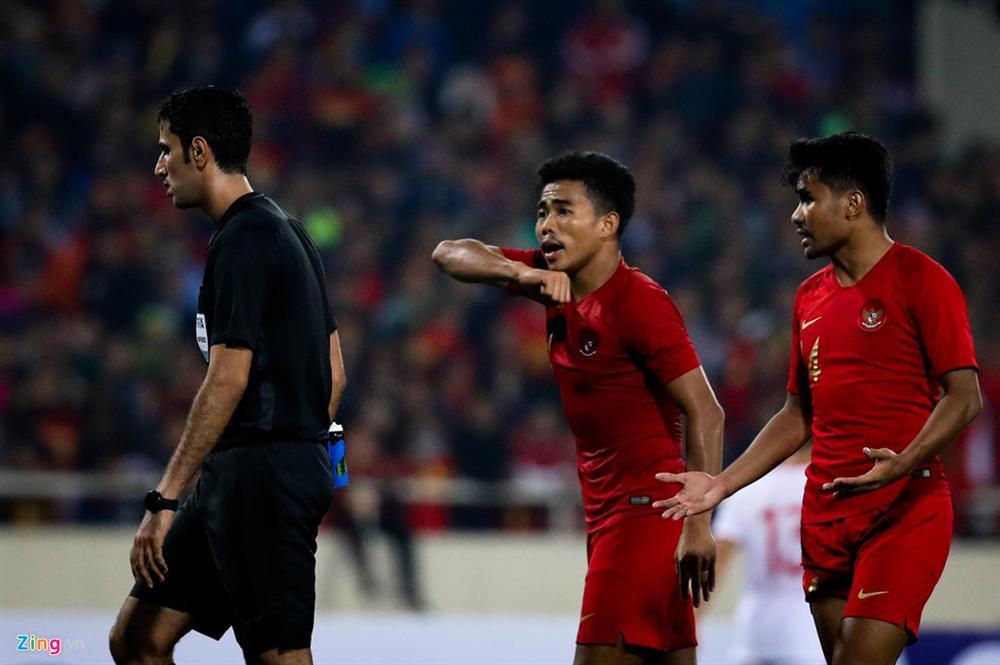 Sao trẻ U23 Việt Nam khiêu khích tiền đạo dính thẻ đỏ của Indonesia?-8