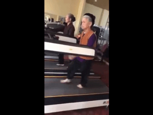 Tiếng rao có 1-0-2 khiến dân tình không nhịn được cười: ‘Xoài chua lè chua lét ai mua thì bán, không mua thì thôi’-1