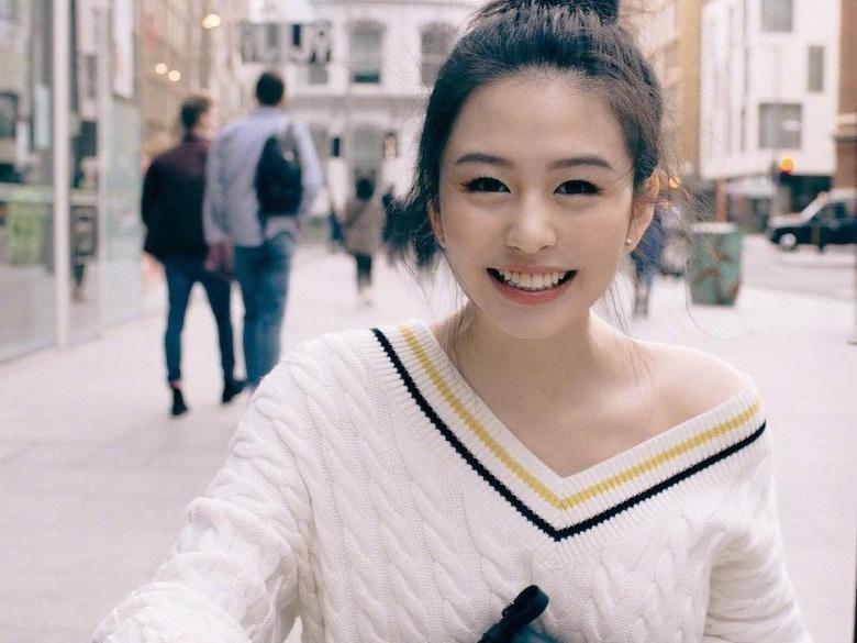 Ái nữ nhà Lý Liên Kiệt đọ sắc với con gái Khâu Thục Trinh tại đêm tiệc thượng lưu-8