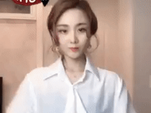 Bí kíp thắt khăn và cách biến tấu 1 chiếc sơ mi thành 5 kiểu trang phục trendy, tại sao không?