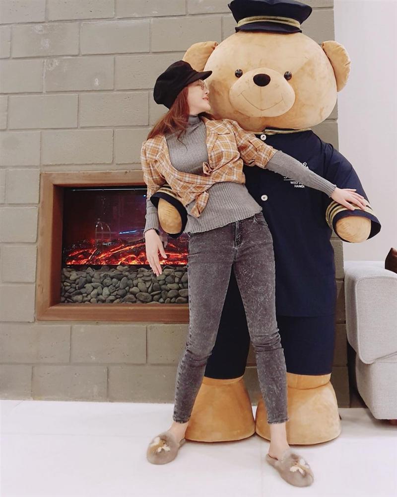 Hồ Ngọc Hà dậy sóng làng showbiz Việt với bức ảnh bán nude, dùng tay che phần nhạy cảm-6