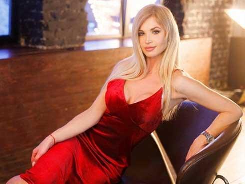 Nơi kỳ lạ 10 cô gái xinh đẹp chỉ lấy được 1 người chồng-1