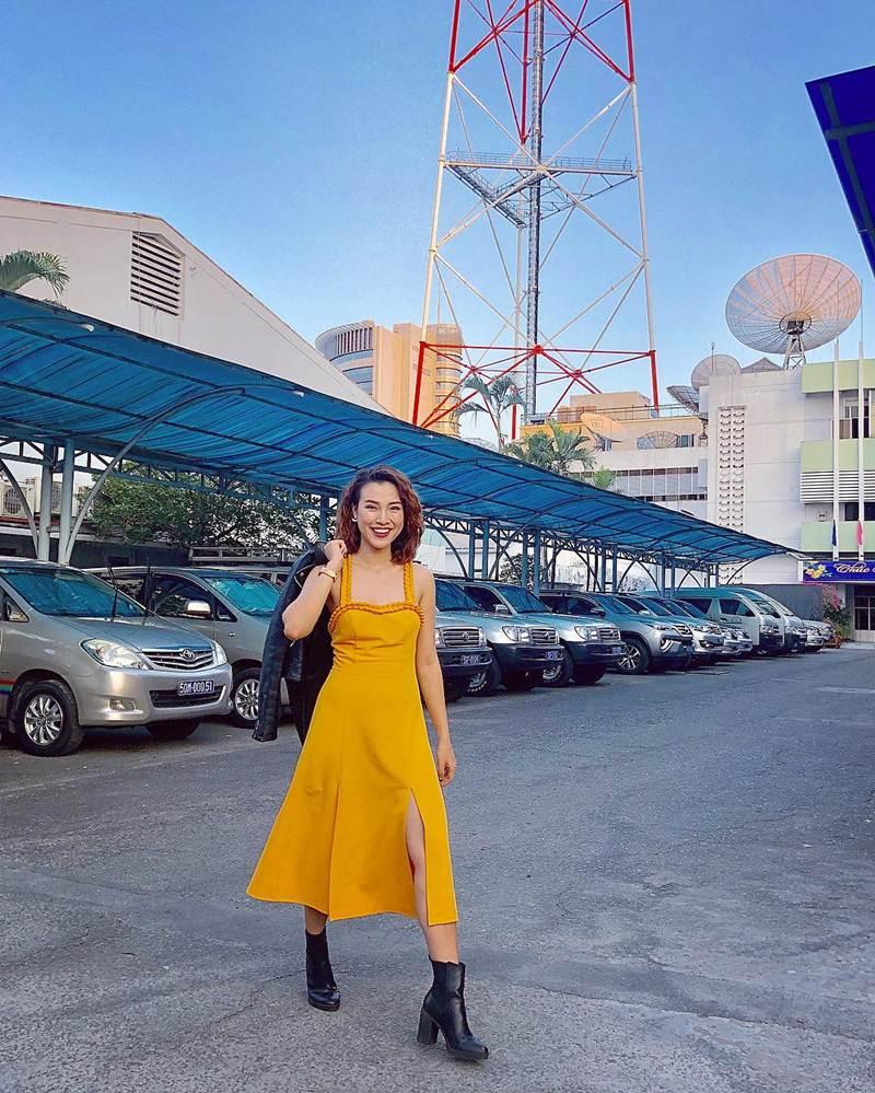 Đọ dáng với bikini nóng rẫy, Min - Thúy Vi chiếm sóng STREET STYLE giới trẻ tuần qua-4