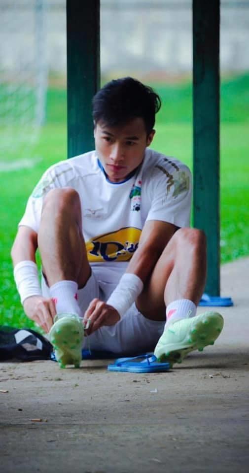 Soi phong cách thời trang của cầu thủ U23 Việt Nam Triệu Việt Hưng-1