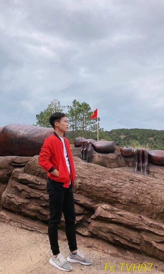 Soi phong cách thời trang của cầu thủ U23 Việt Nam Triệu Việt Hưng-2
