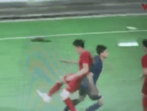 Thắng đậm Thái Lan, thầy trò HLV Park Hang Seo được dàn tài tử Hàn Quốc đích thân vào phòng họp báo chúc mừng-4