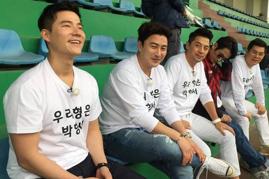 Thắng đậm Thái Lan, thầy trò HLV Park Hang Seo được dàn tài tử Hàn Quốc đích thân vào phòng họp báo chúc mừng-1