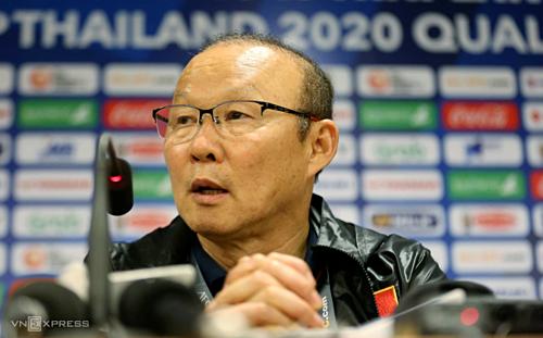 Thắng đậm Thái Lan, thầy trò HLV Park Hang Seo được dàn tài tử Hàn Quốc đích thân vào phòng họp báo chúc mừng-2