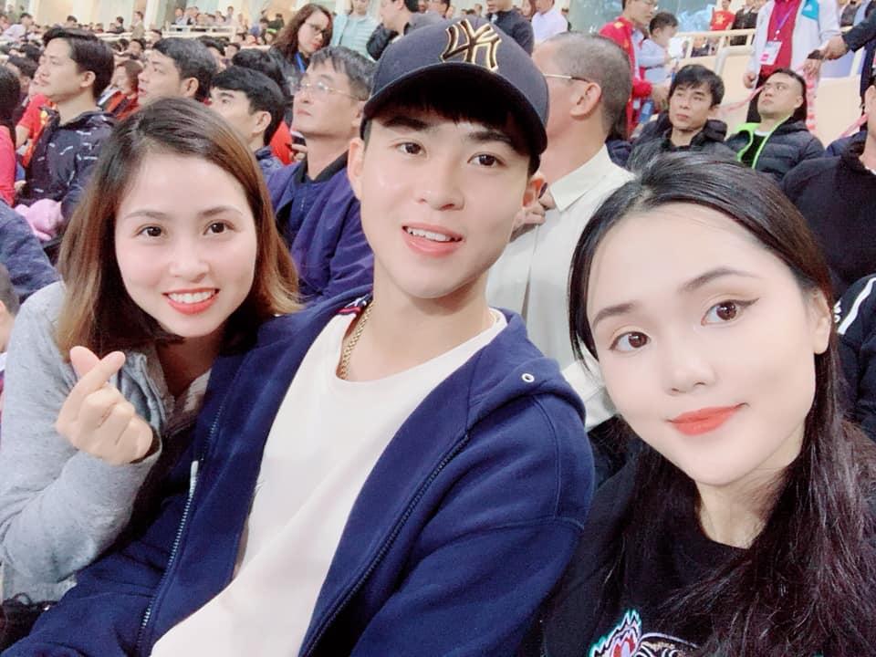 Không cùng U23 Việt Nam ăn mừng chiến thắng, Văn Đức lại ghi điểm bởi hành động cực đẹp tại SVĐ Mỹ Đình-2