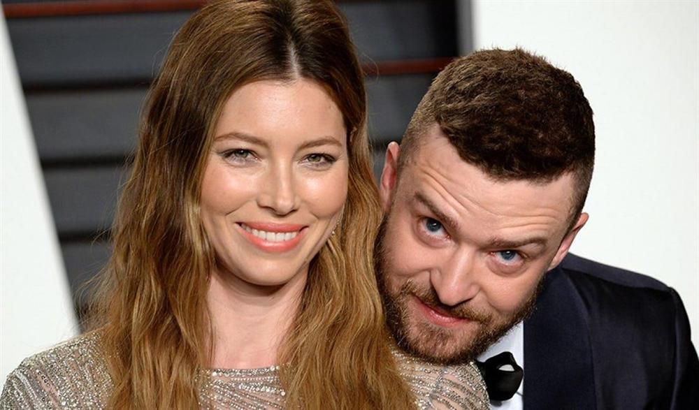 Hợp đồng hôn nhân sao - không ly dị nhận 200 triệu USD, cấm dùng MXH-4