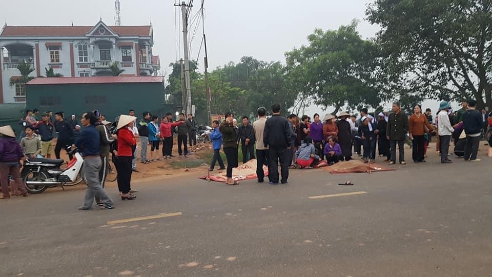 Vĩnh Phúc: Ô tô khách tông kinh hoàng vào đoàn xe đưa tang, 7 người chết, nhiều người bị thương nặng-1