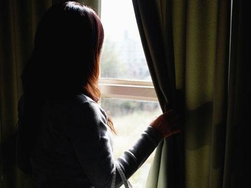 Cú sốc cô gái trẻ sau khi qua đêm cùng đại gia trong khách sạn-1