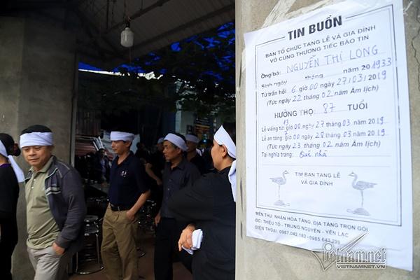 Tai nạn 7 người chết: Đại tang cả thôn, khăn trắng phủ kín đường làng-12