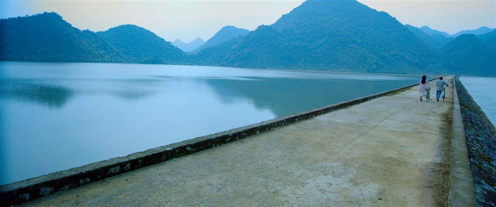 Cùng xuyên không để tìm lại một bầu trời tuổi thơ thật yên bình với Tháng 5 để dành-1