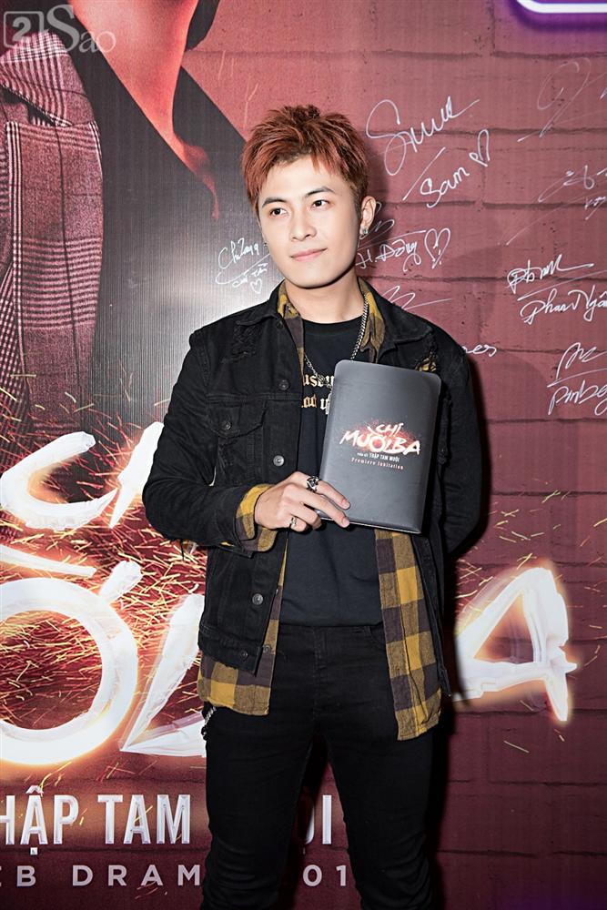 Thu Trang và Diệu Nhi diện đầm bốc lửa ra mắt phim Chị Mười Ba-14