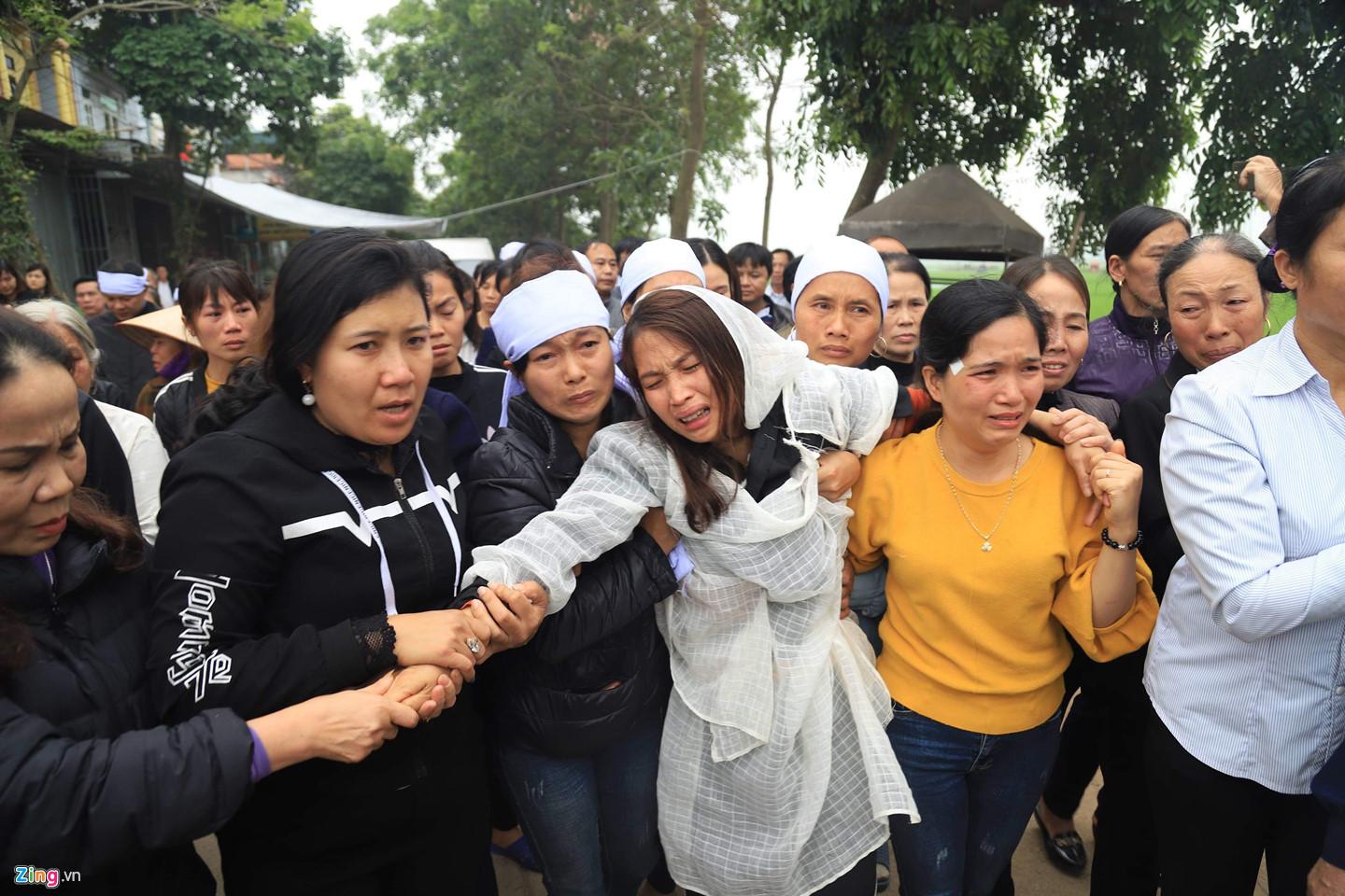 Mẹ tài xế tông chết 7 người đi đám ma: Hãy tha thứ cho con chúng tôi-7