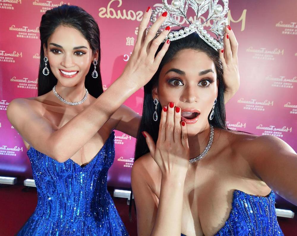 Người thật và tượng sáp giống đến kinh ngạc, đố bạn chỉ chính xác ai là Hoa hậu Hoàn vũ Pia-11