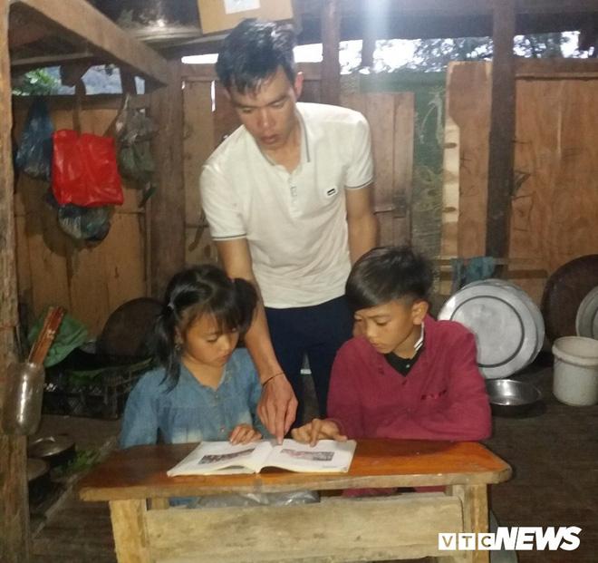 Cậu bé đạp xe hơn 100 km từ Sơn La xuống Hà Nội thăm em: Cháu không thấy mệt-2